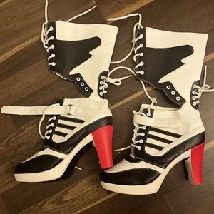 Harley Quinn cosplay boots